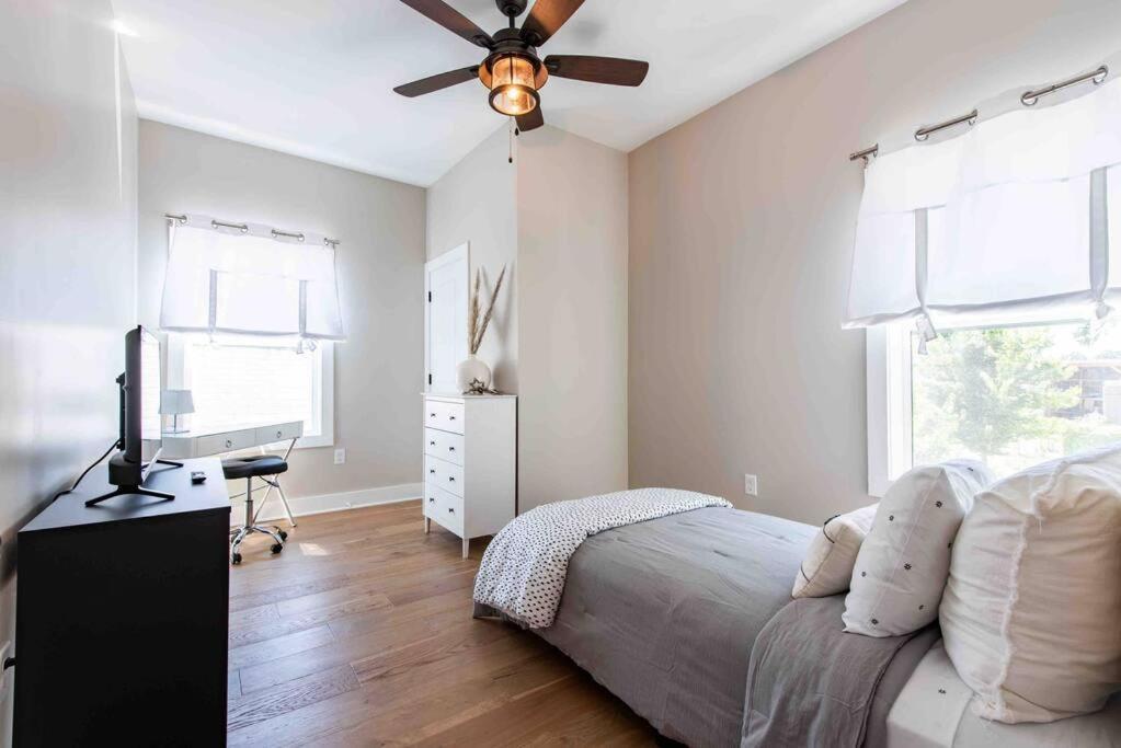 Newly Renovated 3 Bedroom Shelby Park Home **Free Parking** Louisville Eksteriør bilde